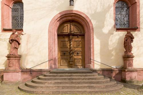 1 Kirchenportal