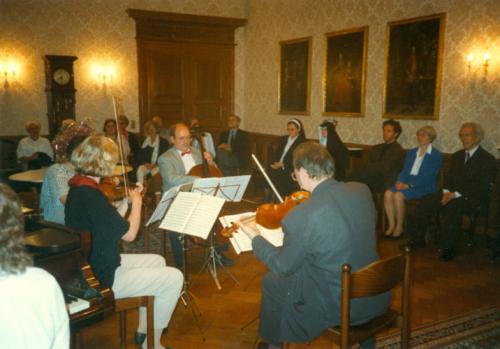 25 Soire╠ü im Kloster